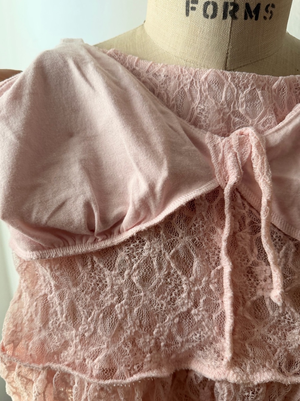 HOLLISTER RUFFLE LACE CAMI *NWT - Picture 7 of 9